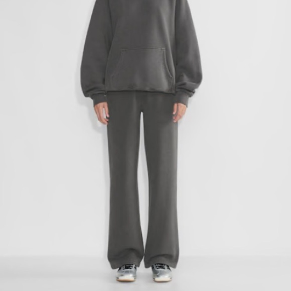 Aritzia Sweatfleece Cozy Fleece Boyfriend Basic Wide Sweatpant Faded Coal Grey